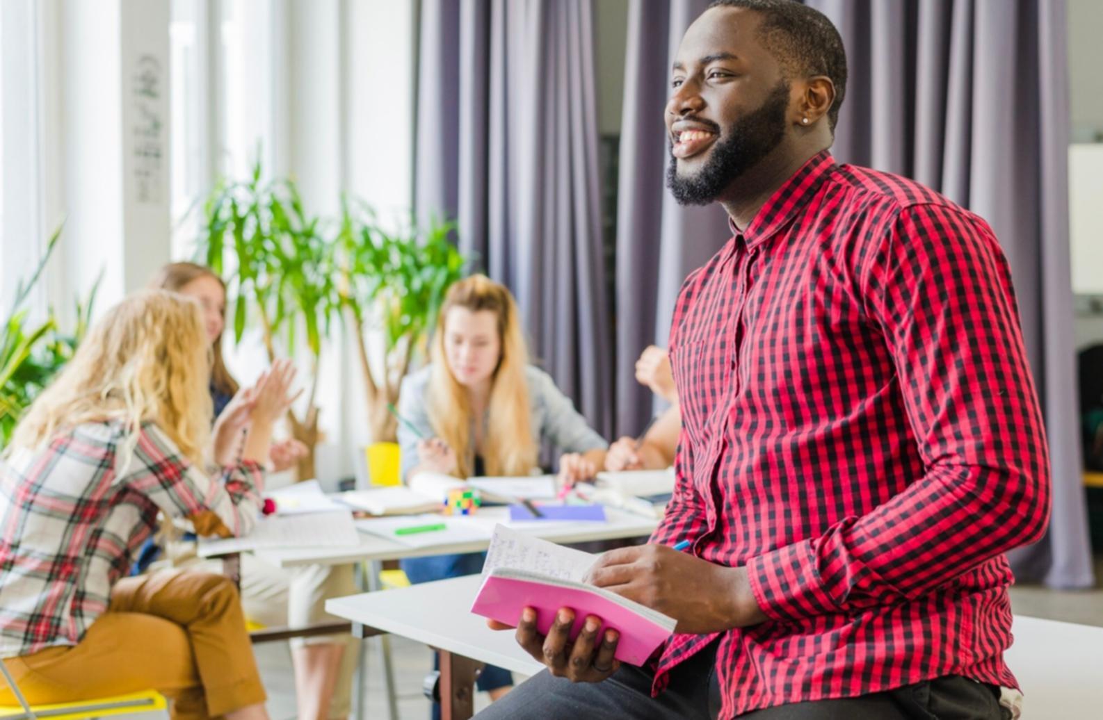 Session de travail sur les modèles économiques avec documentation